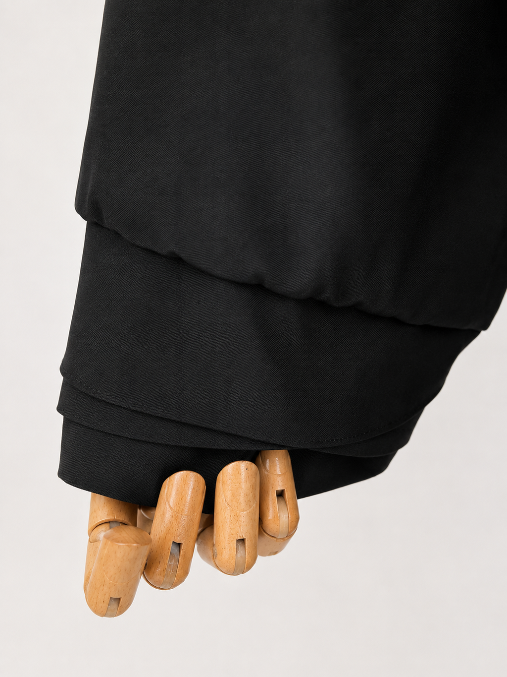 Abaya Signature Noire et Taupe – Coupe Oversize Fluide & Élégance Intemporelle