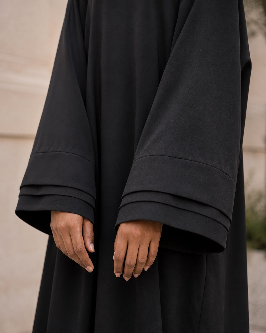 Abaya femme oversize — Manches larges, légère et élégante | Noir & Beige
