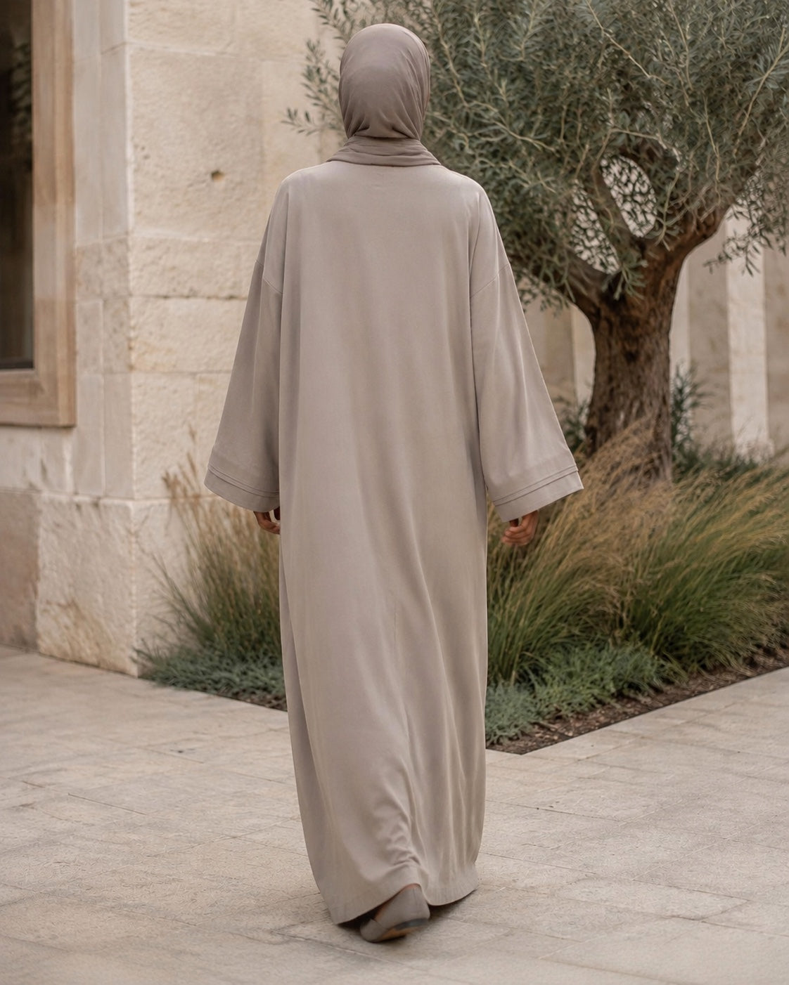 Abaya femme oversize — Manches larges, légère et élégante | Noir & Beige