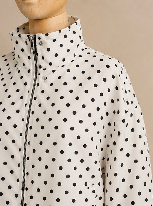 Veste Oversize Blanche à Pois Noirs – Coupe Élégante & Moderne