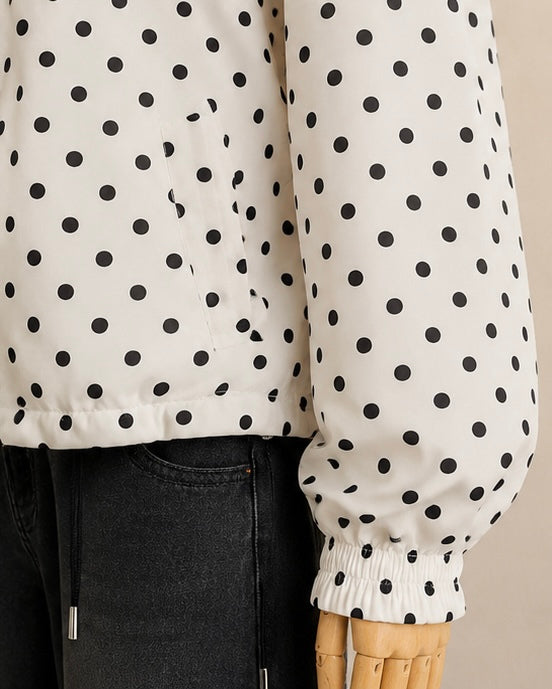 Veste Oversize Blanche à Pois Noirs – Coupe Élégante & Moderne